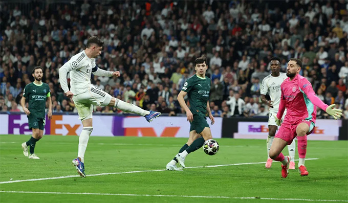 Người hùng Real Madrid khiến đồng đội 'đứng hình' sau màn hủy diệt Man City