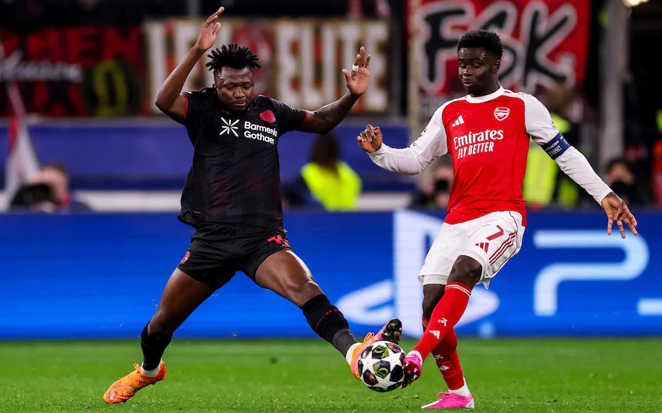 Đừng hỏi tại sao Bukayo Saka sa sút 