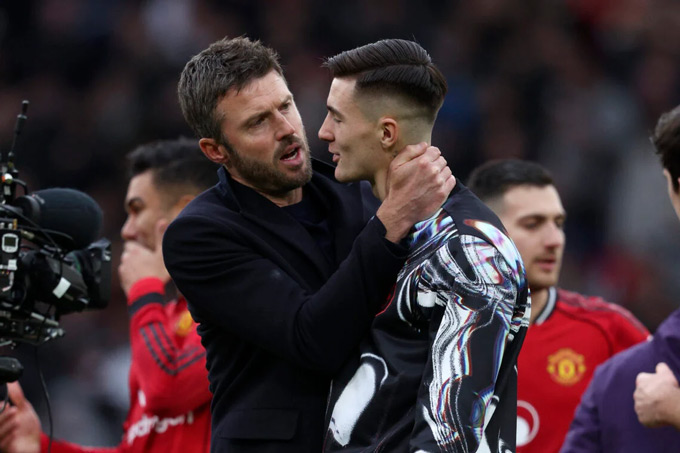 Carrick liệu có vấn đề gì với Sesko?