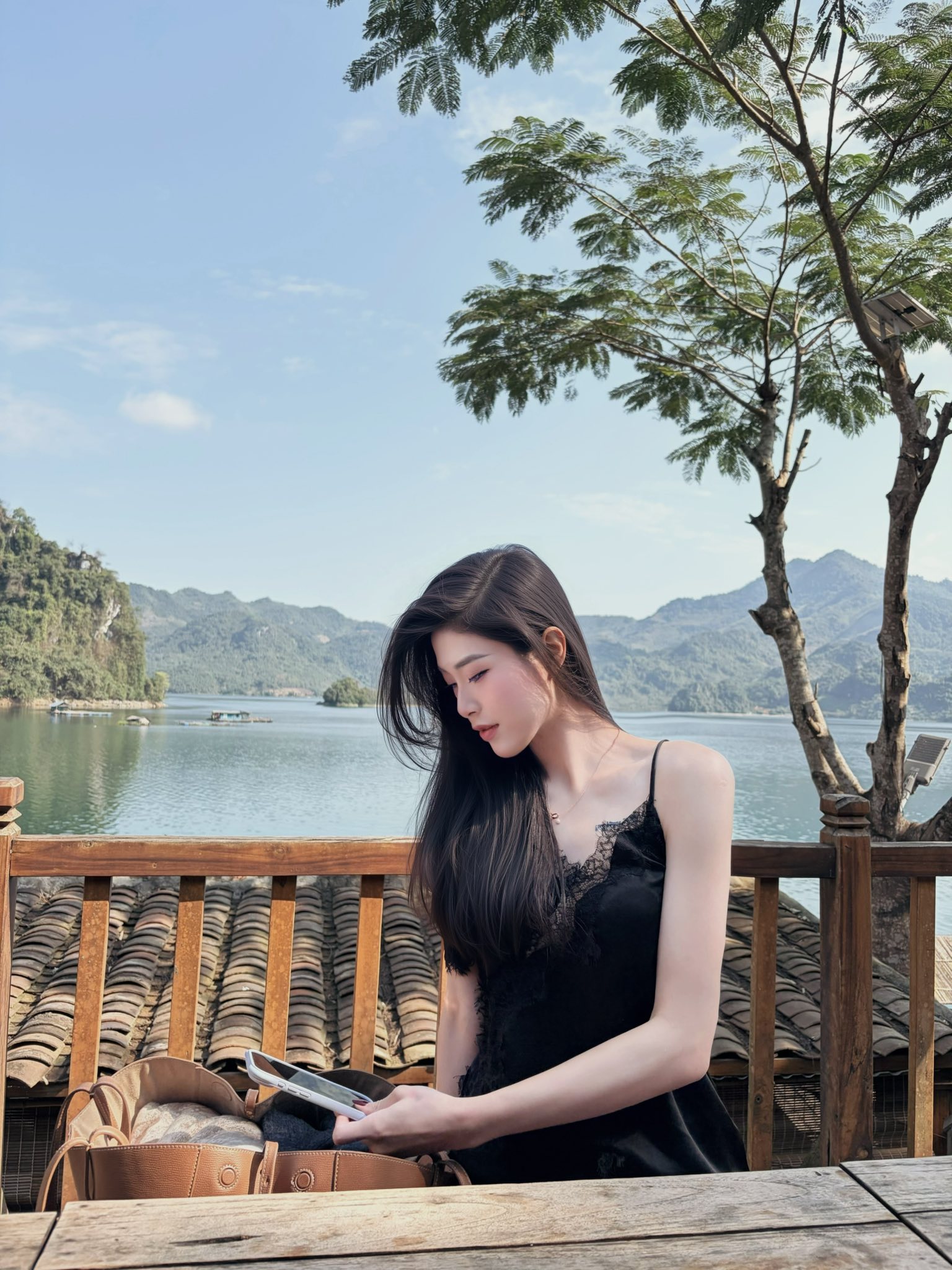 Hot girl bóng chuyền Đặng Thu Huyền khiến fan say mê không ngừng