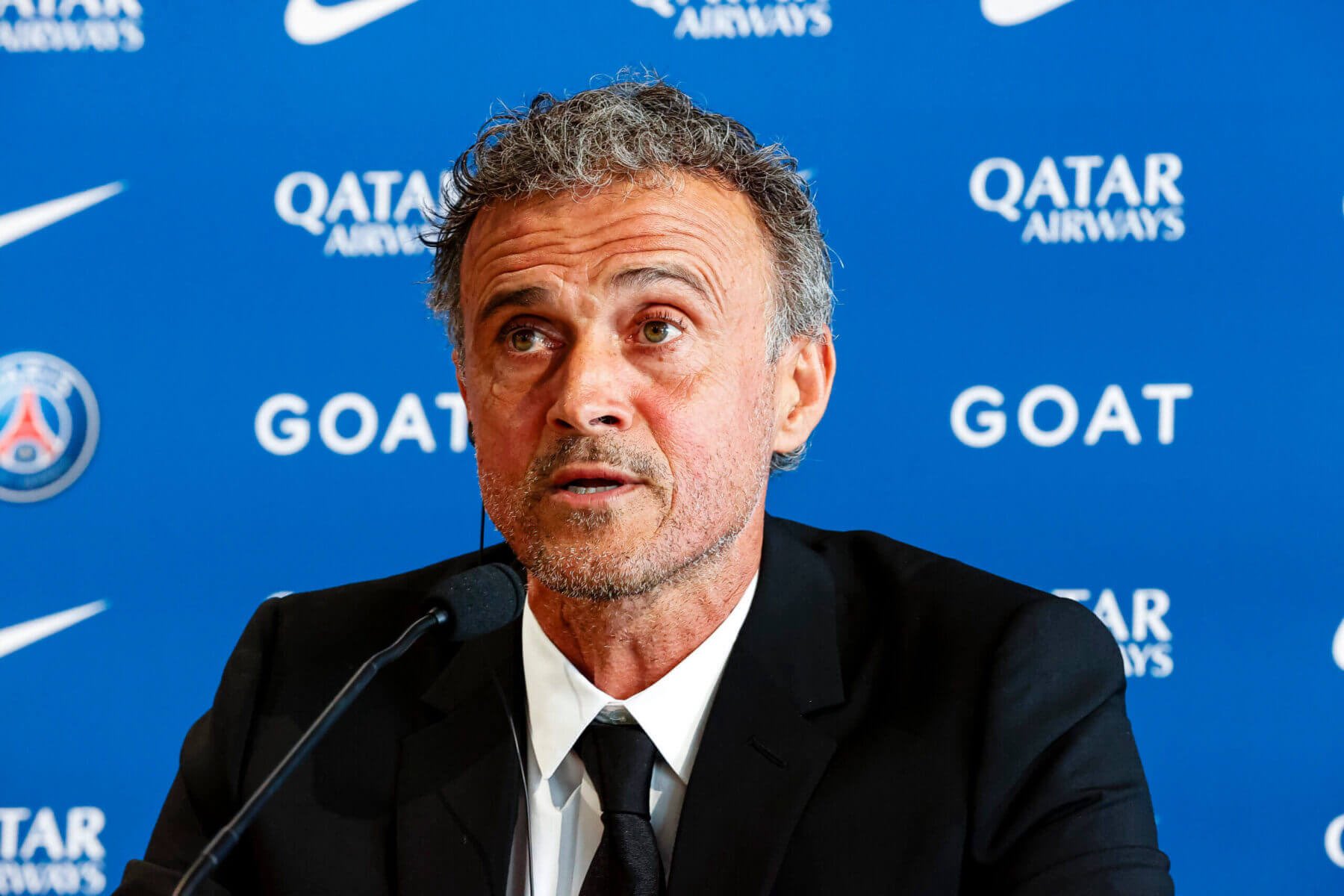 Luis Enrique là 'quỷ ăn tạng' Premier League