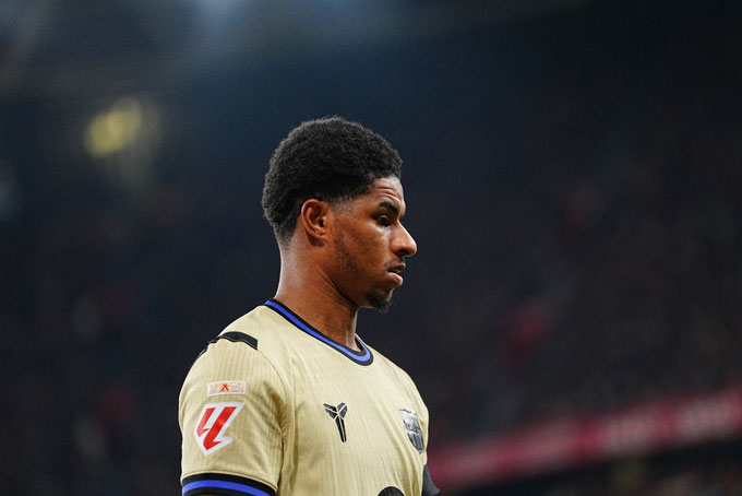 Barca bỏ Rashford nhưng giữ Lewandowski