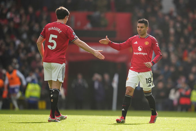 Napoli sẵn sàng chiêu mộ 4 'cơn đau đầu' của MU