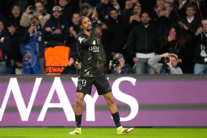 Pep Guardiola muốn Man City chiêu mộ Bradley Barcola của PSG