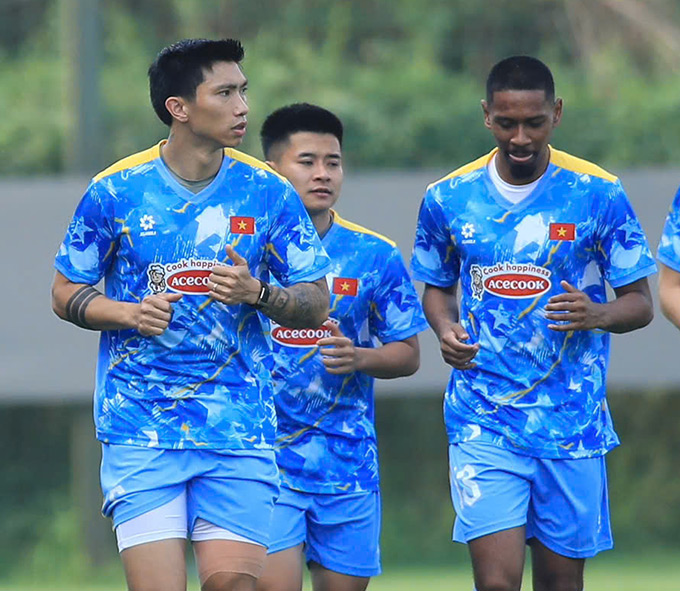 HLV Kim Sang Sik: ‘ĐT Việt Nam có thể dùng cả Xuân Son, Hoàng Hên’