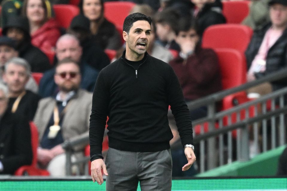 Arsenal quyết chiêu mộ nhà vô địch Champions League