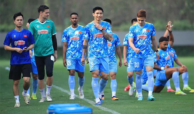 Vị trí nào cho Văn Hậu khi trở lại ĐT Việt Nam?