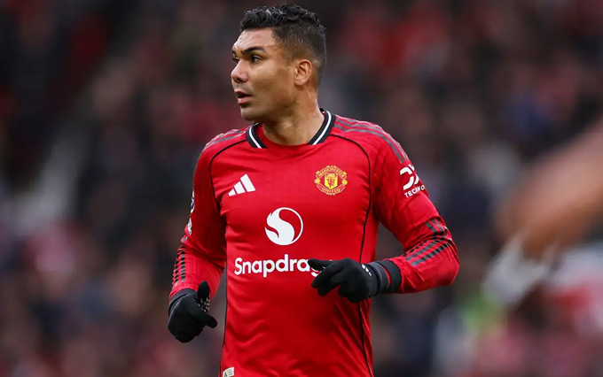 Ronaldo và Messi lao vào cuộc chiến giành Casemiro