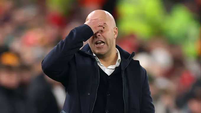 Arne Slot yêu cầu Liverpool siết chặt phòng ngự trước đại chiến với PSG