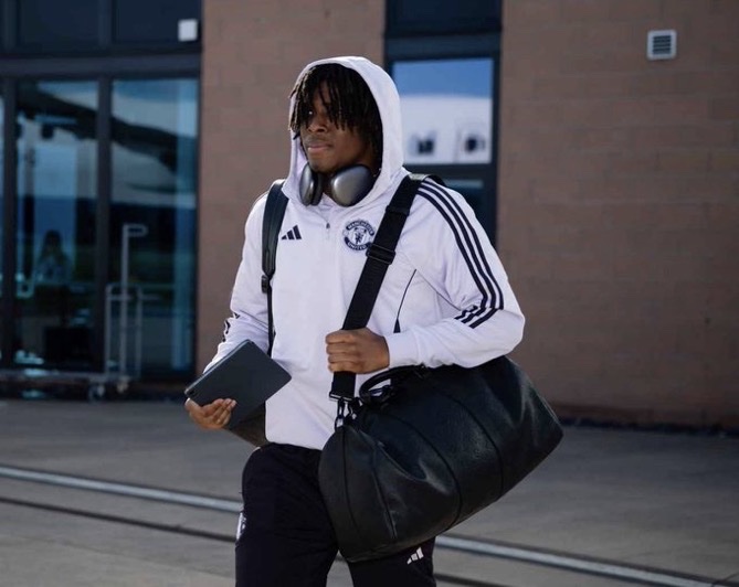 MU nhận tin cực vui từ hai trụ cột trước chuyến đi Ireland