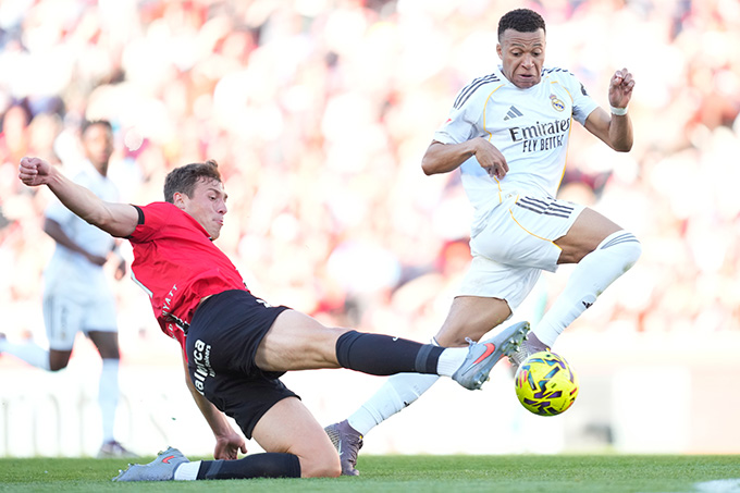 Những ai có nguy cơ bị treo giò ở lượt về tứ kết Champions League?