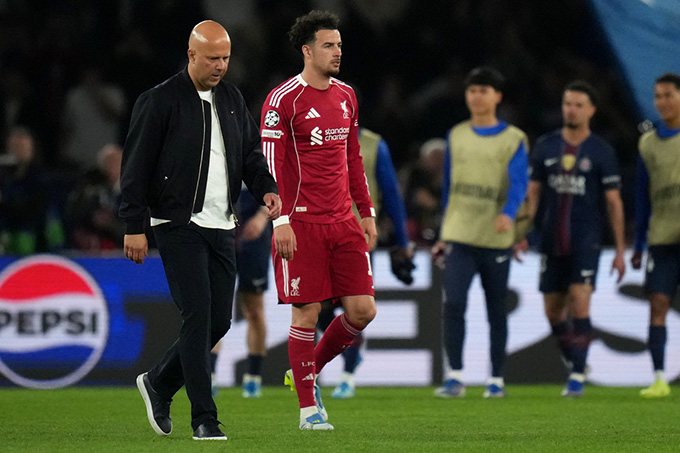 Arne Slot thật hèn nhát!