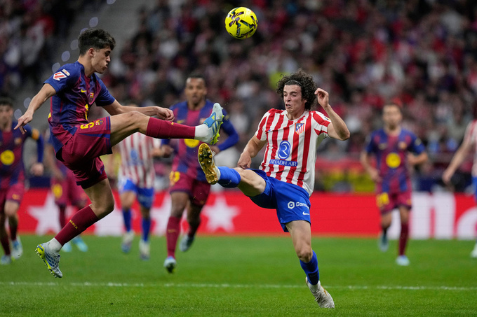 Bao giờ Barca hết thói thích ‘ăn vã’ thẻ đỏ?