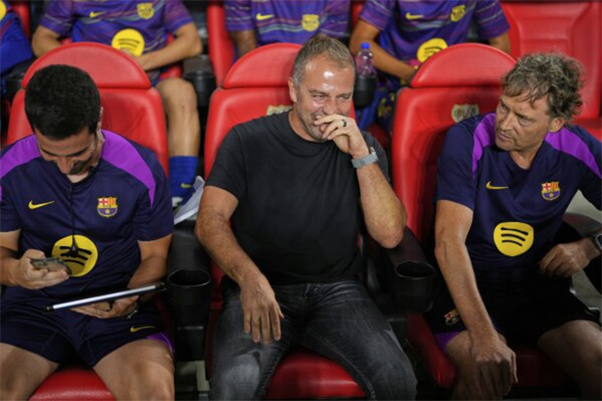 Hansi Flick và bài toán đau đầu trước đại chiến Atletico