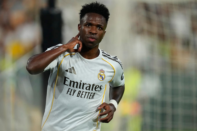 Vinicius gửi thông điệp kép sau khi ghi bàn