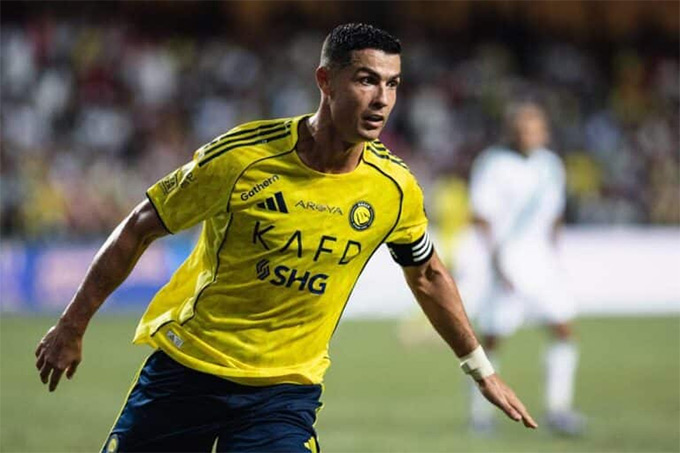 Ronaldo ghi bàn thứ 971, Al Nassr chạm một tay vào chức vô địch