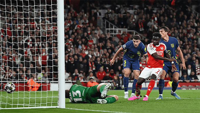Bukayo Saka: 'Người hùng đúng lúc' của Arsenal