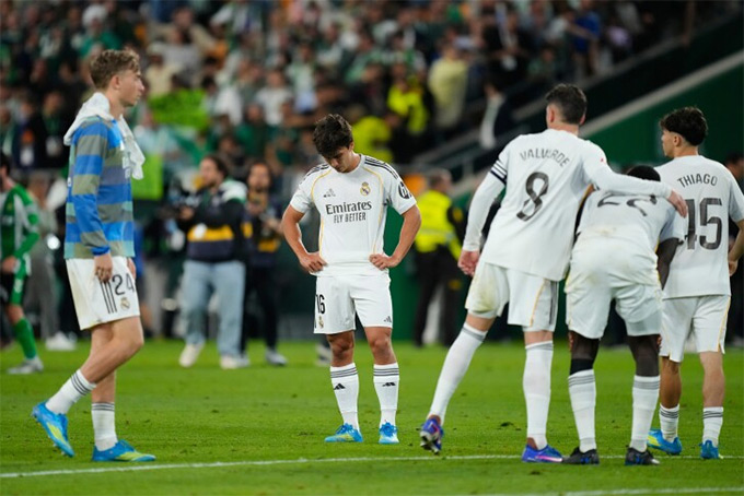 6 cầu thủ Real Madrid từ chối nói chuyện với Arbeloa