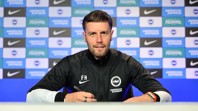 Brighton 'thưởng nóng' cho HLV trẻ nhất lịch sử Premier League 