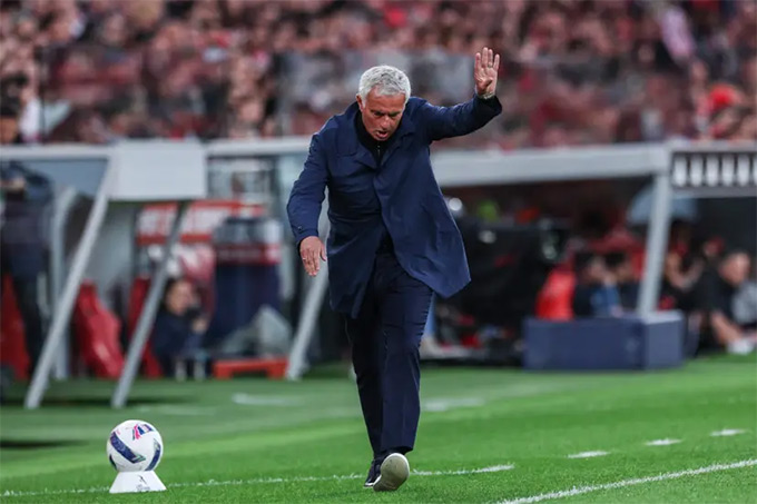 Mourinho có phát biểu 'dậy sóng' trước tin đồn tới Real Madrid
