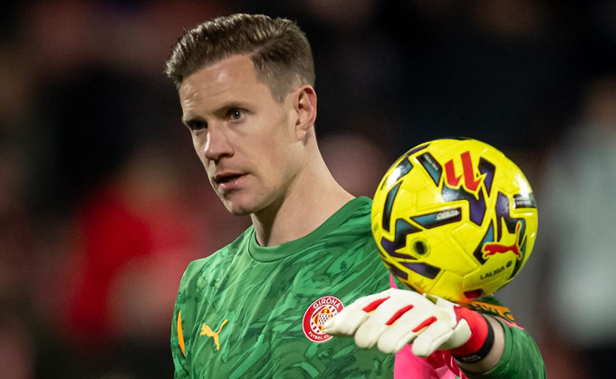Ter Stegen, bi kịch của 'nhà vô địch bị xuống hạng'