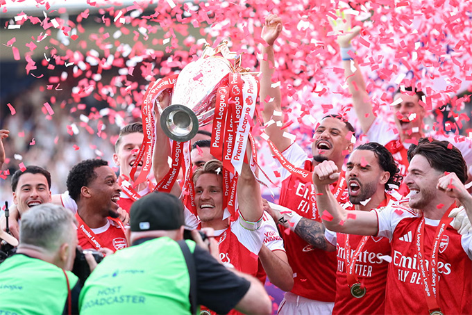 Arsenal giờ sẽ bước vào thực tại mới
