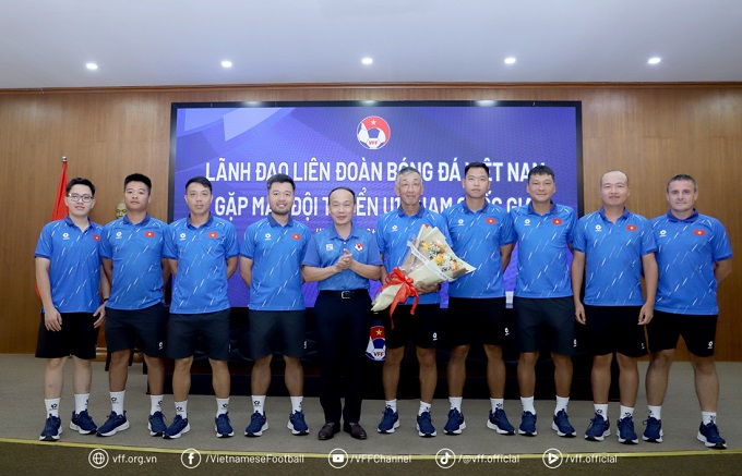 Lãnh đạo VFF tiếp lửa U19 Việt Nam