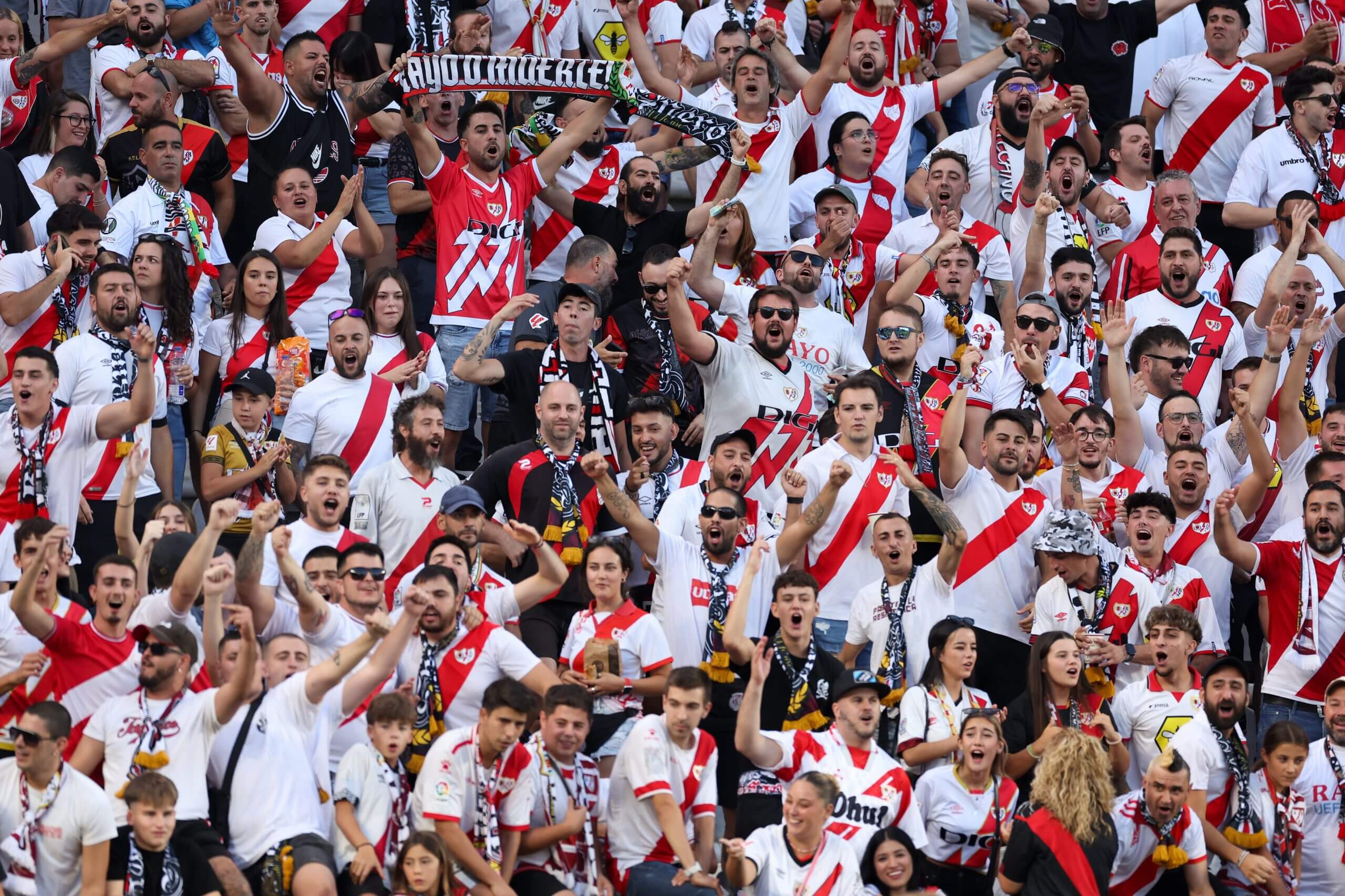 Khi Rayo Vallecano mang tinh thần khu phố ra chung kết châu Âu
