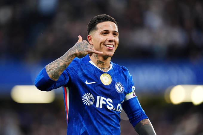 Chelsea hét giá bán Enzo Fernandez, Man City có chịu chi?