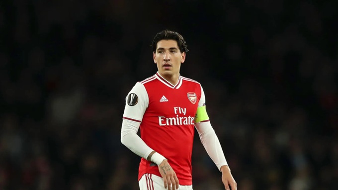 Vì sao PSG và Arsenal quay lưng với nhau trên thị trường chuyển nhượng?