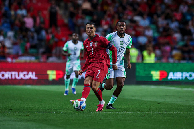 Cristiano Ronaldo nên ngồi dự bị ở World Cup 2026