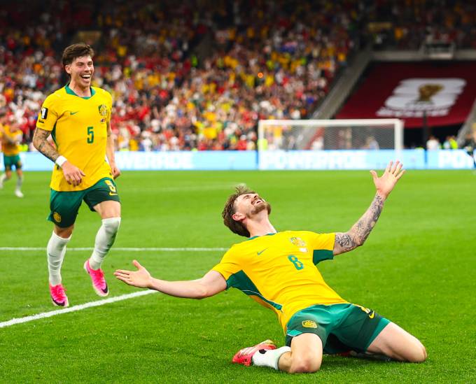 Australia dạy người Ý cách phòng ngự