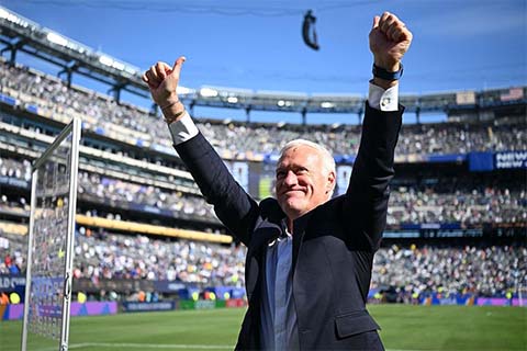 Hãy gọi Didier Deschamps là Quý ngài World Cup!