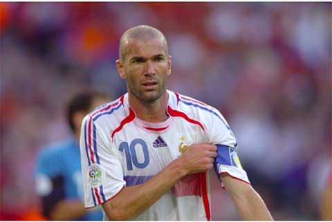 ‘Chúng tôi sẽ cho Zidane nghỉ hưu’: 20 năm sau, người Pháp vẫn giữ nguyên lời cảnh báo