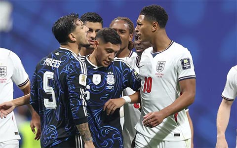 Argentina hắc ám hay người Anh quá ngây thơ?