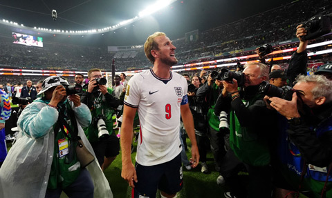 Harry Kane phải chờ đến bao giờ?