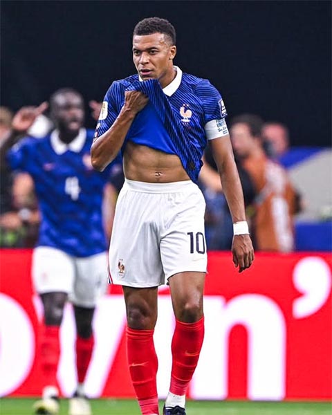 Kylian Mbappe và cú ngã trước ngưỡng cửa bất tử
