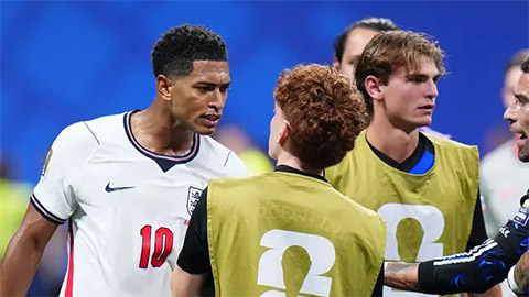 Lộ nguyên nhân Bellingham tát cầu thủ Argentina sau trận thua của Anh
