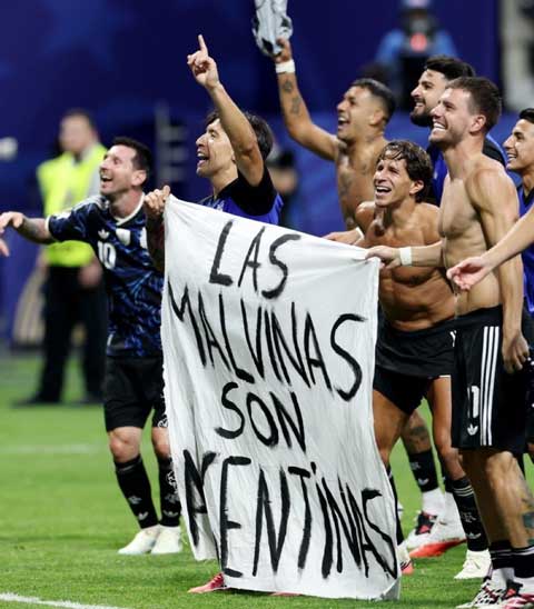 Argentina có thể bị phạt như Hàn Quốc sau vụ biểu ngữ ở trận gặp Anh