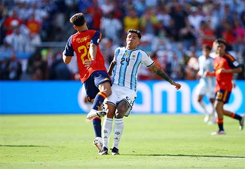 Enzo Fernandez, một chiếc thẻ đỏ xóa sạch cả kỳ World Cup