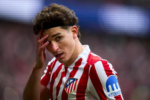 Barca quyết không chạy đua với Real Madrid ở vụ Julian Alvarez