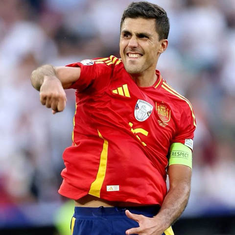 PSG 'trả đũa' Real Madrid vụ Diomende bằng Rodri