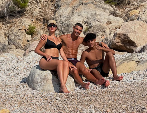 Georgina tiết lộ tình cảm đặc biệt dành cho con trai cả của Ronaldo