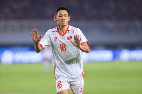 Kim Sang Sik thắng Indonesia ngay từ đội hình xuất phát