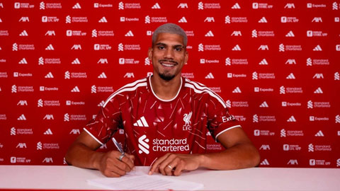 Ronald Araujo ra mắt Liverpool với số áo đặc biệt