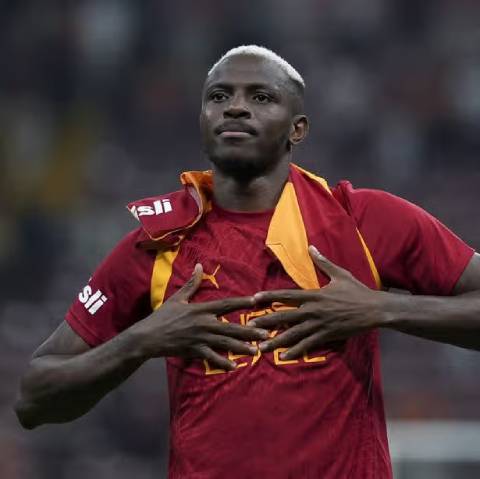Mạnh tay lên Arsenal, đừng để tuột Osimhen lần nữa