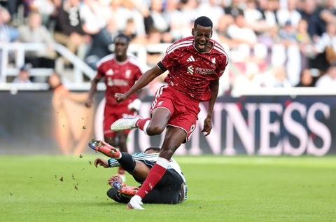 Liverpool: Alexander Isak cần sớm được ‘giải cứu’