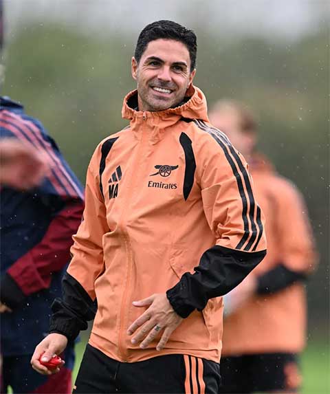 HLV Arteta phải hủy họp báo trước trận gặp Napoli