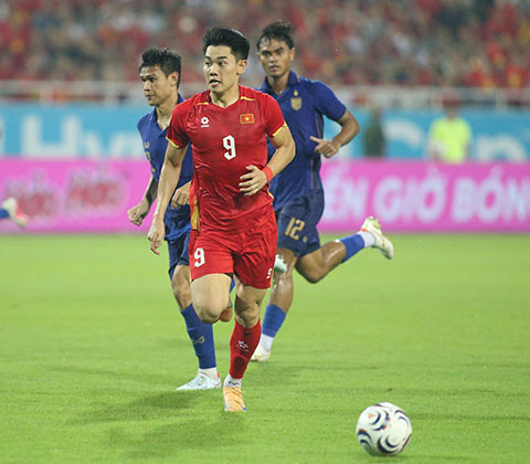 Đình Bắc sánh ngang Bunmathan ở ‘bảng vàng AFF Cup’