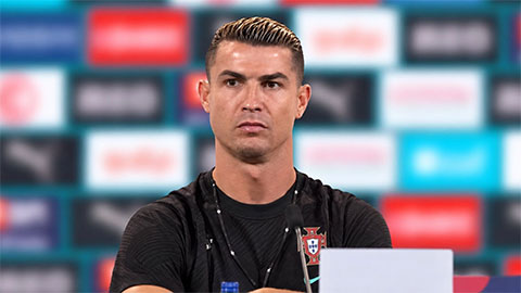 Ronaldo: 'Có dí súng vào đầu cũng chẳng bắt được tôi chia tay ĐTQG'